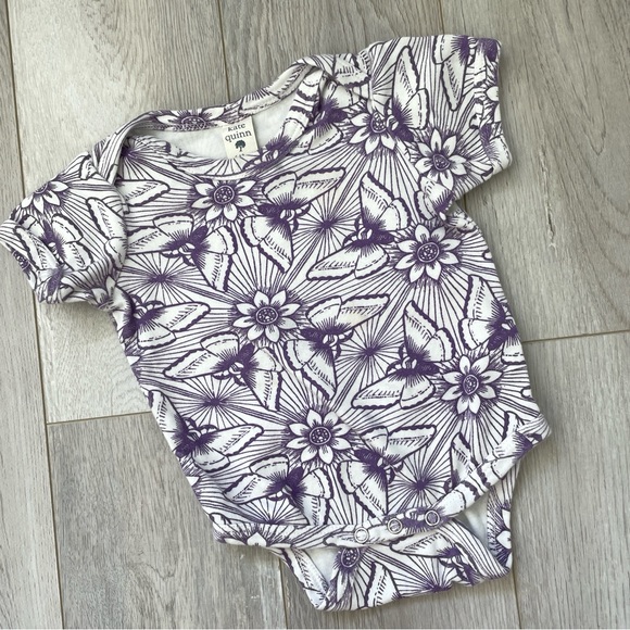 Kate Quinn 100% organic cotton Butterfly Floral One Piece Bodysuit (size 6-12m) - Picture 1 of 3